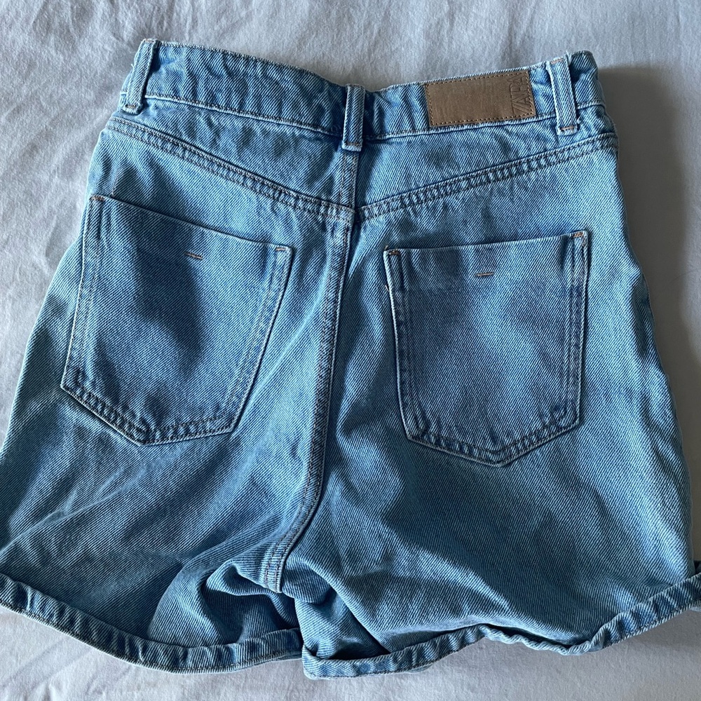 Zara - Mom Fit Denim Shorts - Picture 3 of 4
